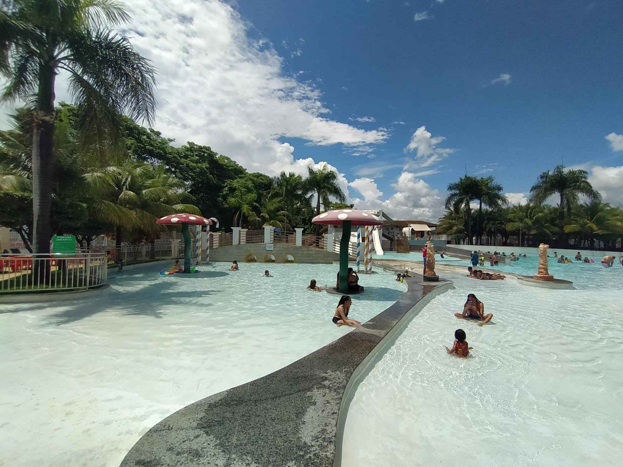 Lacqua Diroma, Mais Parque Acquatico Com Piscina De Ondas Caldas Novas Ngoại thất bức ảnh